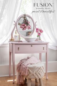Fusion Rose Water tooniga värvitud laud